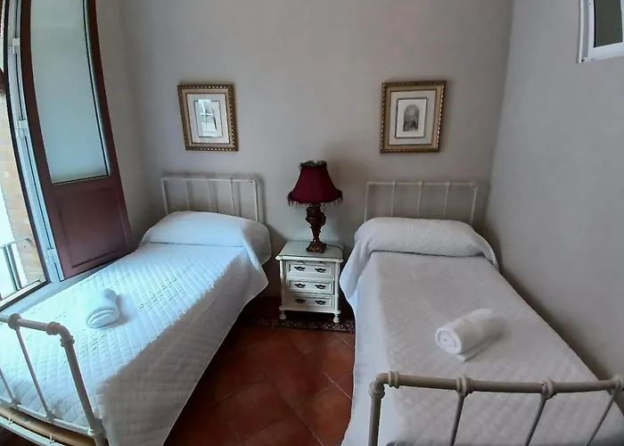 Budget And Lovely Rooms Macarena B